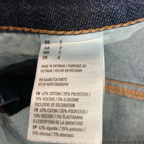 American Eagle MIDI Shorts Size 4 - Picture 7 of 7